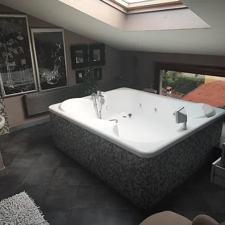 Alojamento de Acomodação e Pequeno-almoço Capo Corso Corsanico-Bargecchia